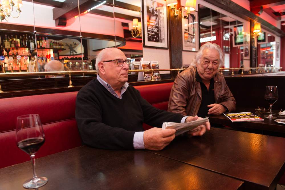 Alain craint que Marine Le Pen lui prenne ses &quot;quelques biens&quot;.  Claude a été écœuré par le Pénélope Gate.  © JC Guillaume