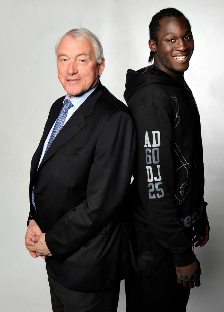 Romelu et Paul van Himst, précoce comme lui...