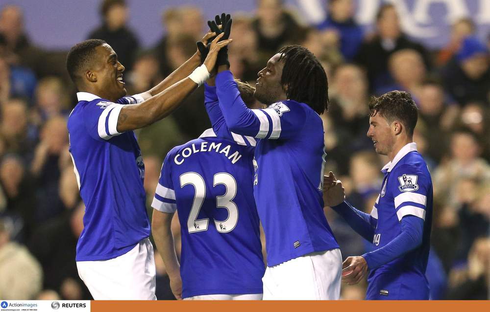 Sylvain Distin a apprécié jouer avec Lukaku: "Il fait partie des jeunes
qui ont encore la tête
 sur les épaules  et qui savent écouter" Sylvain Distin a apprécié jouer avec Lukaku: "Il fait partie des jeunes
qui ont encore la tête
 sur les épaules  et qui savent écouter"