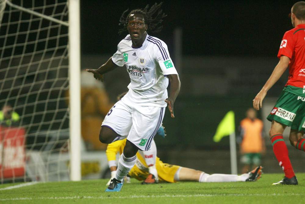 Premier but en D1, à Waregem.